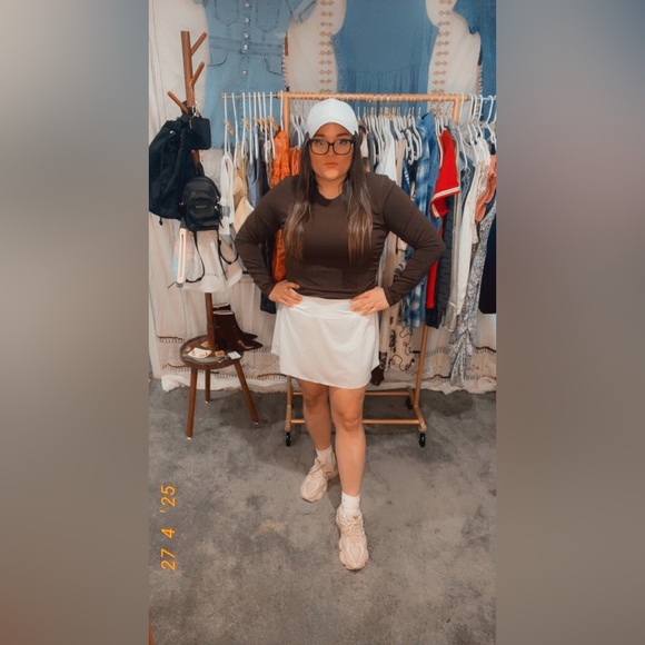 🌿🤎Like This LIVE Listing To Be Notified When I Go Live!🤎CORDELIA’S CLOSET🤎🌿 - Picture 6 of 11